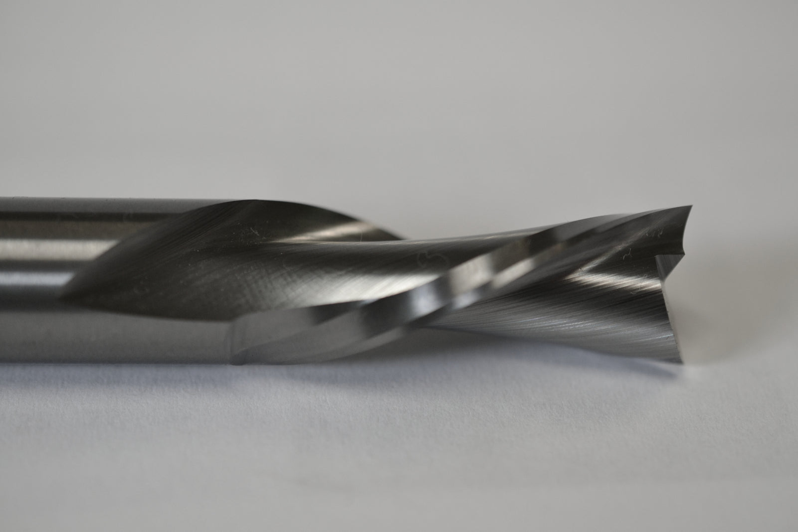 1/2 Diameter 2 Flute 1-1/2" Cut Length 3-1/2" Overall Length 1/2" Shank Plunge End